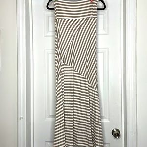 Promesa Long tan and white stripped skirt. Size medium. Cotton and light weight.